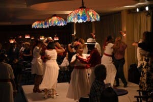 “El son se va de salón” llena de ritmo el Bar Moisés Zouain del Gran Teatro del Cibao