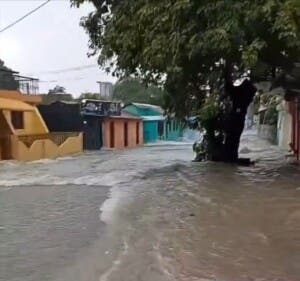 Aguaceros provocan inundaciones en varias localidades de Barahona