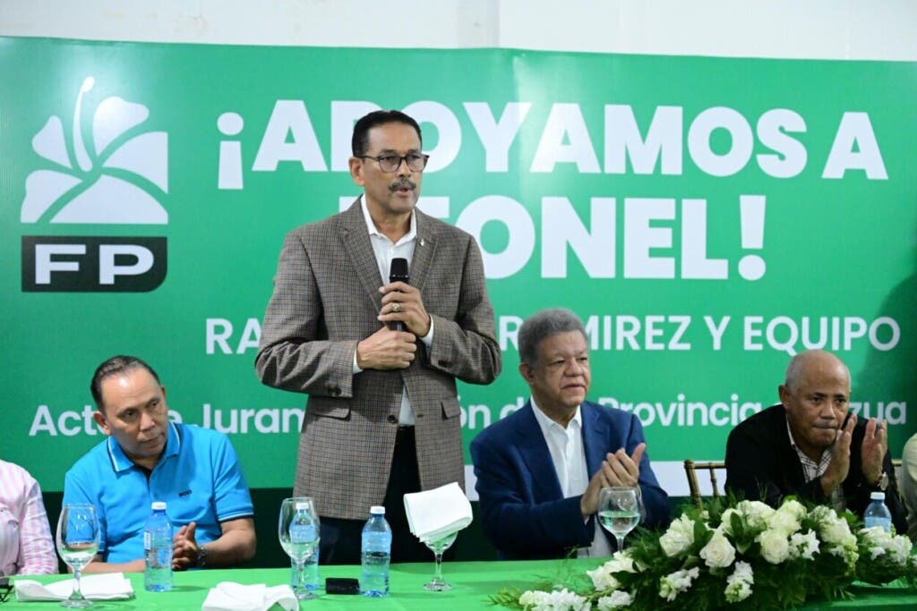 Raymundo Ramírez se une a la Fuerza del Pueblo