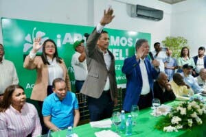 Raymundo Ramírez se une a la Fuerza del Pueblo