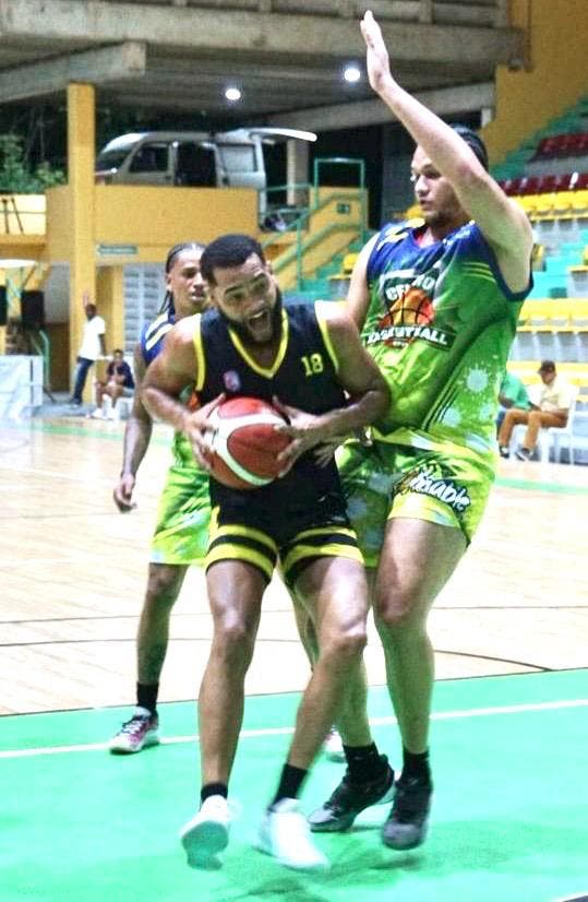 La acción del TBS-SPM 2025 continúa este jueves con dos partidos: a las 7:00 de la noche, Retiro 23 enfrentará a México, ambos en busca de su primera victoria; y a las 9:00, Consuelo se medirá con Centro.