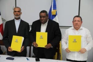 COOPNAMA y UCADE firman acuerdo interinstitucional