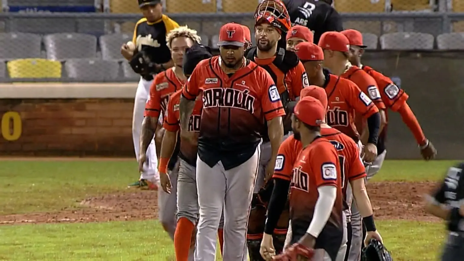 Toros siguen en busca de la cima; Águilas resbalan, pero siguen líderes