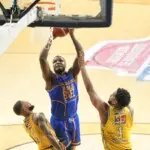 Mauricio Báez se divierte en cancha y se va al frente 2-1 en finales contra San Carlos