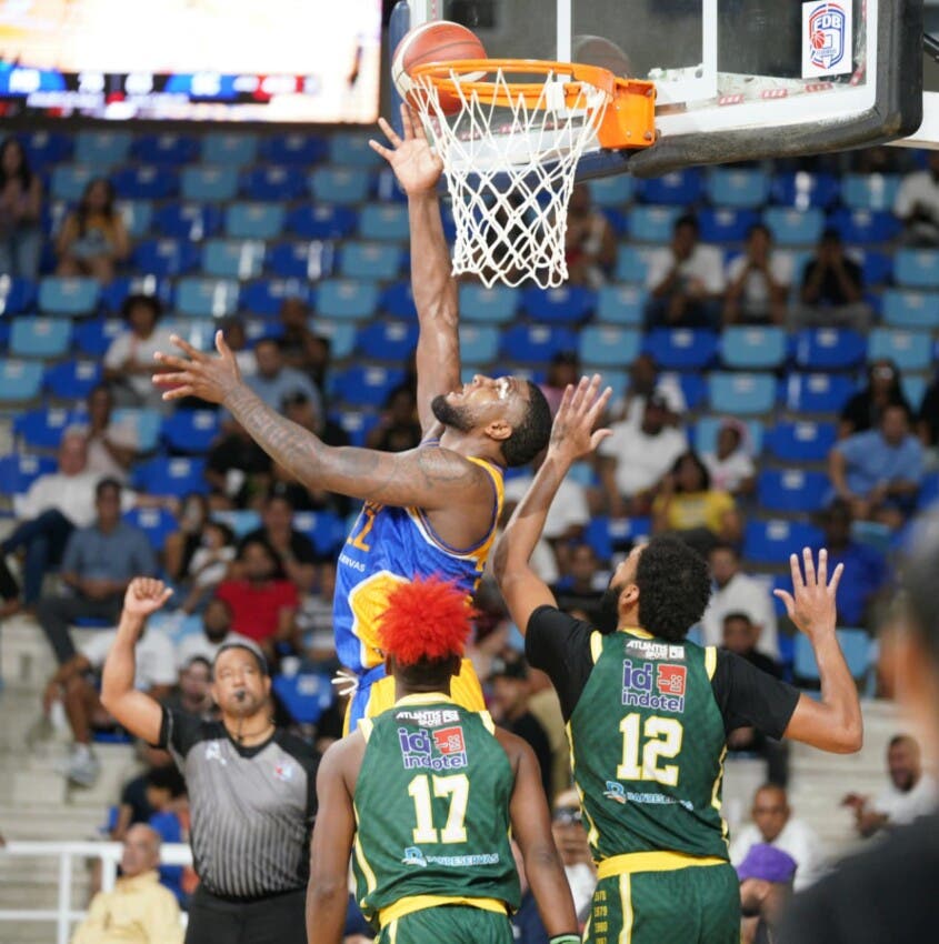 Villa Juana se pone a un paso del título; Mauricio Báez derrota a San Carlos y coloca final 3-1