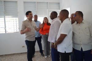 Roberto Ángel entrega renovada Casa de la Cultura La Caleta en Boca Chica