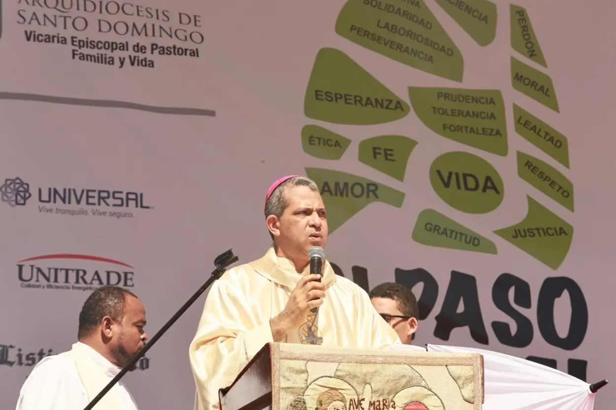 Iglesia advierte sobre deterioro de valores durante jornada por la familia