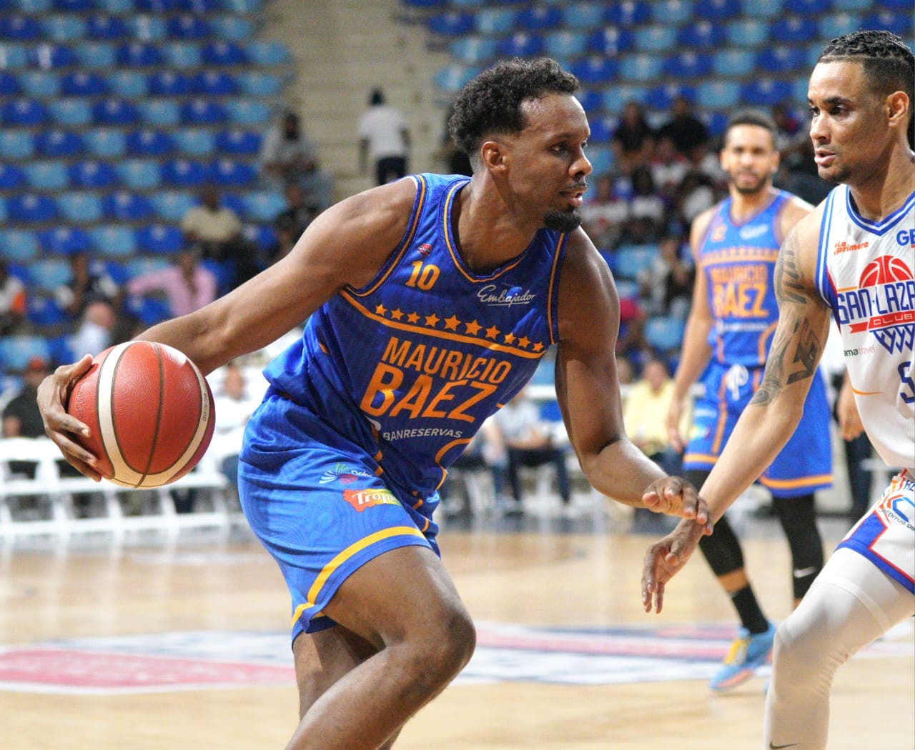 Mauricio Báez saca garras de campeón