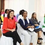 Regional 10 destaca papel clave de la familia en conferencia magistral; Dominga Mosquea resalta apoyo del Minerd