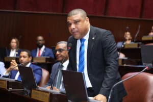 Diputado del PRD insta a reforzar vigilancia ante penetración del narcotráfico en la política dominicana
