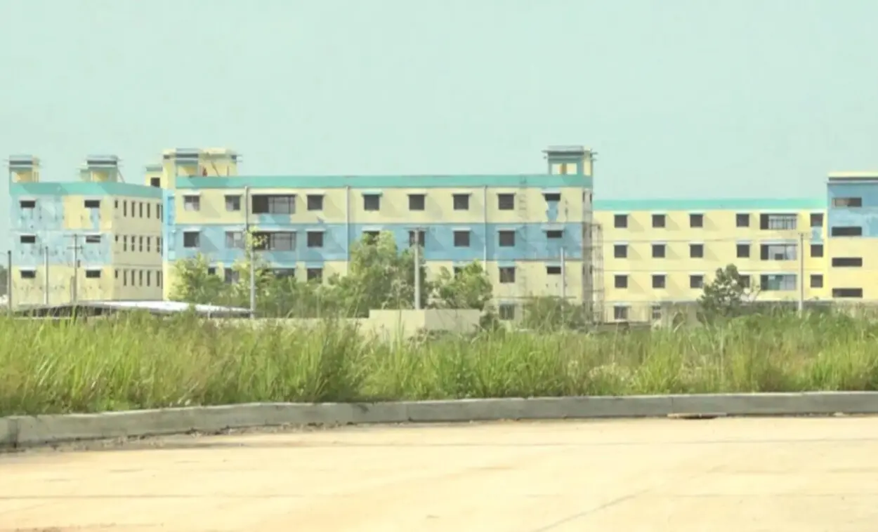 Trasladan primer grupo de reclusos desde La Victoria al nuevo Centro de Corrección Las Parras