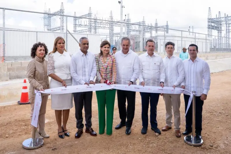 Vicepresidenta Raquel Peña inaugura complejo fotovoltaico Cotoperí Solar en La Romana