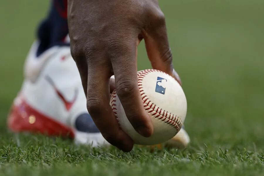 MLB y Guardianes de Cleveland cooperan con autoridades tras acusaciones contra Emmanuel Clase y Luis Ortiz