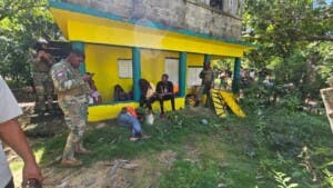 Vehículo con indocumentados haitianos se accidenta durante persecución militar en Dajabón