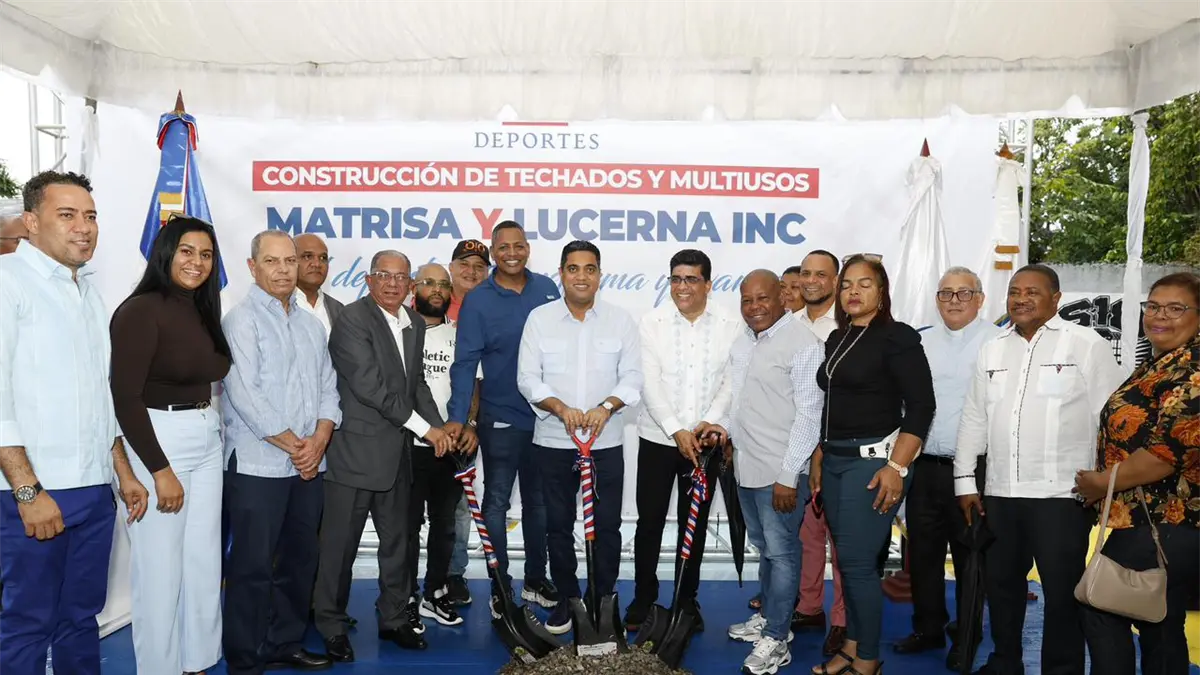 Gobierno inicia construcción y remozamiento de 11 techados deportivos en Santo Domingo Este