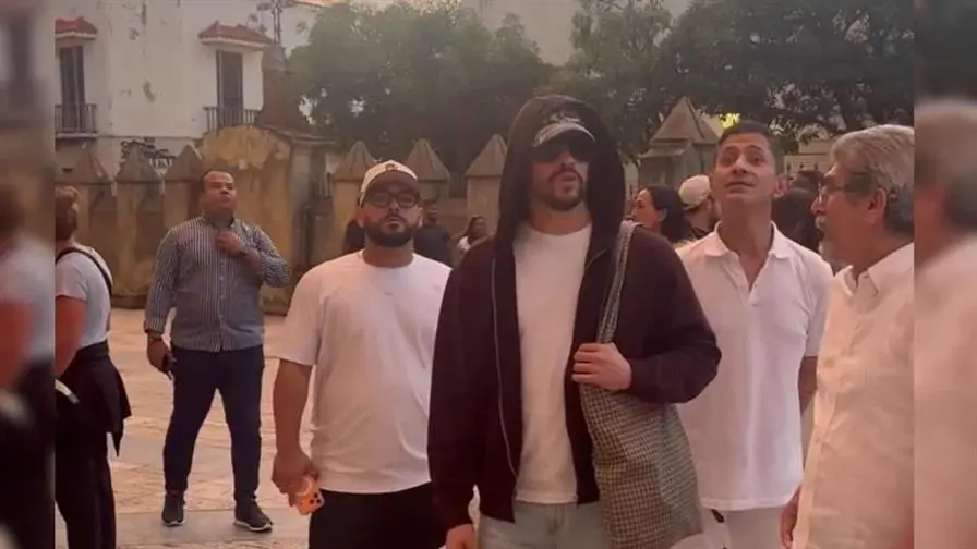 Bad Bunny continúa su conexión con RD con recorrido por la Ciudad Colonial