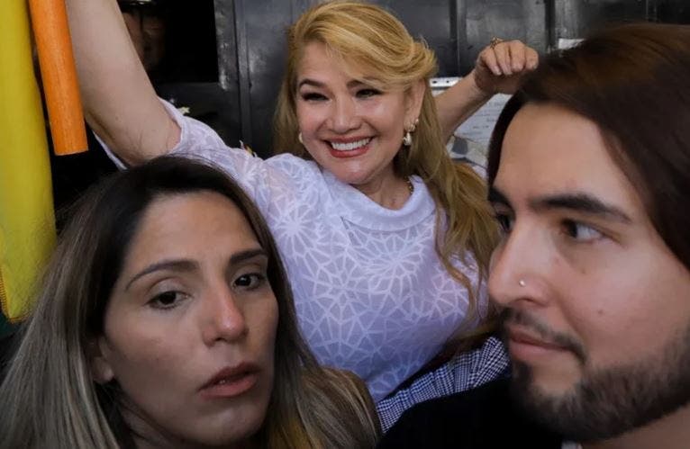 Jeanine Áñez sale de prisión tras anulación de su condena