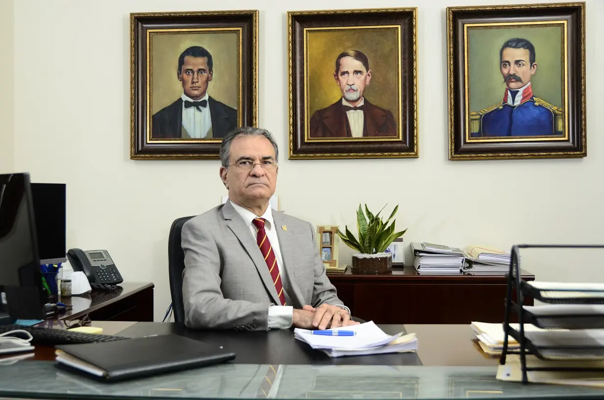 Ygnacio Camacho propone revisar el método D´Hondt para mejorar elecciones