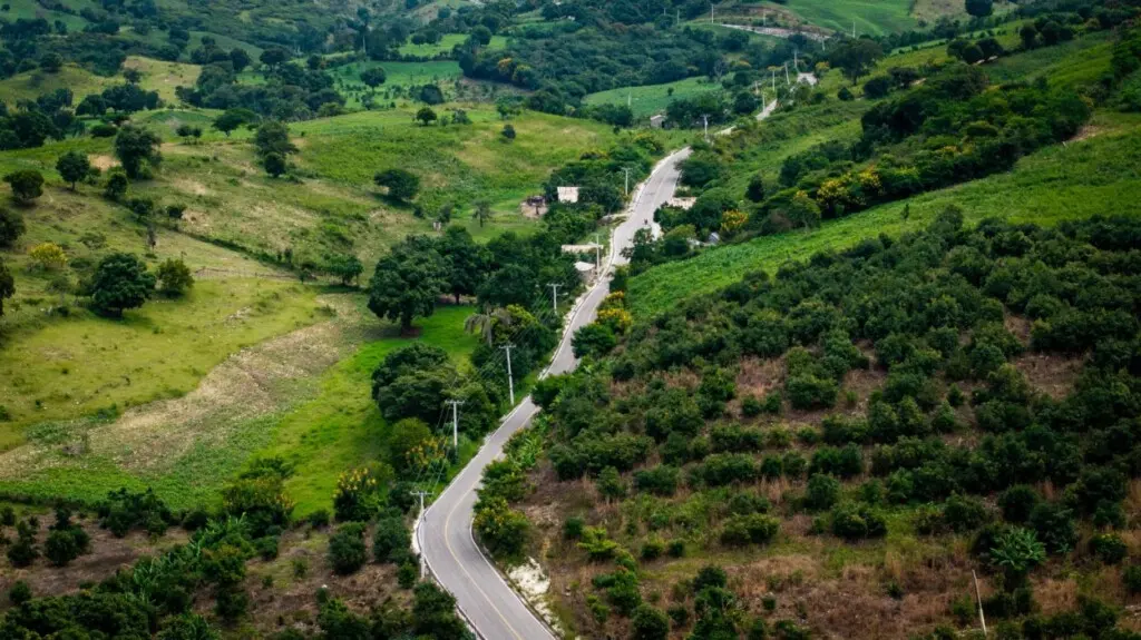 Abinader inaugura carreteras y el Bulevar Tenguerengue en San Juan