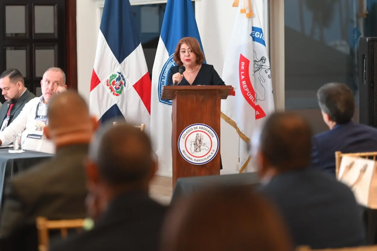 Sonia Díaz sugiere conceder derecho al voto a militares y policías
