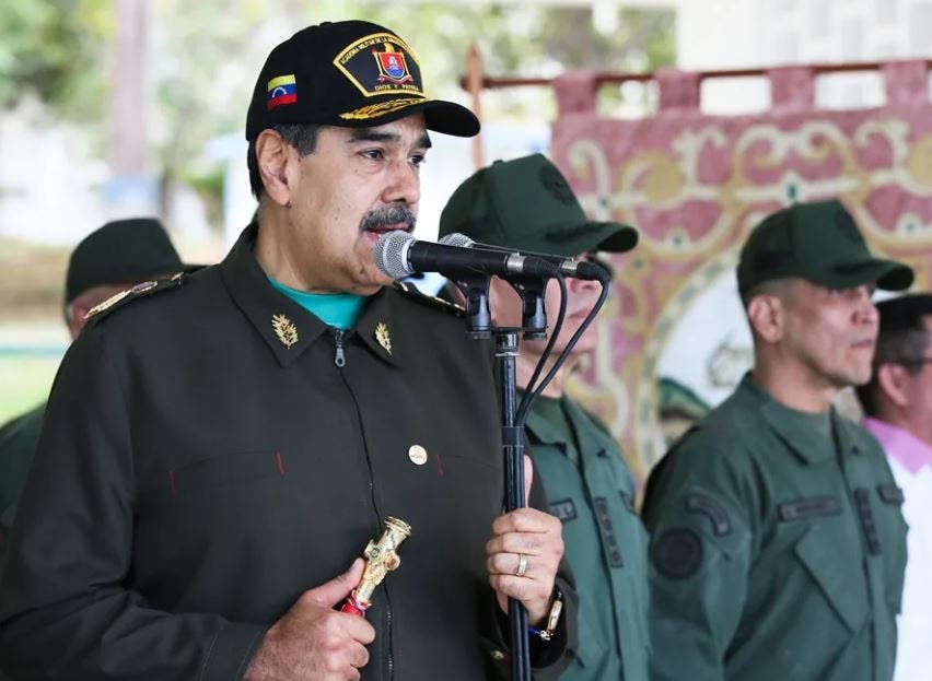Maduro elogia a la Fuerza Armada tras meses de tensión con Estados Unidos