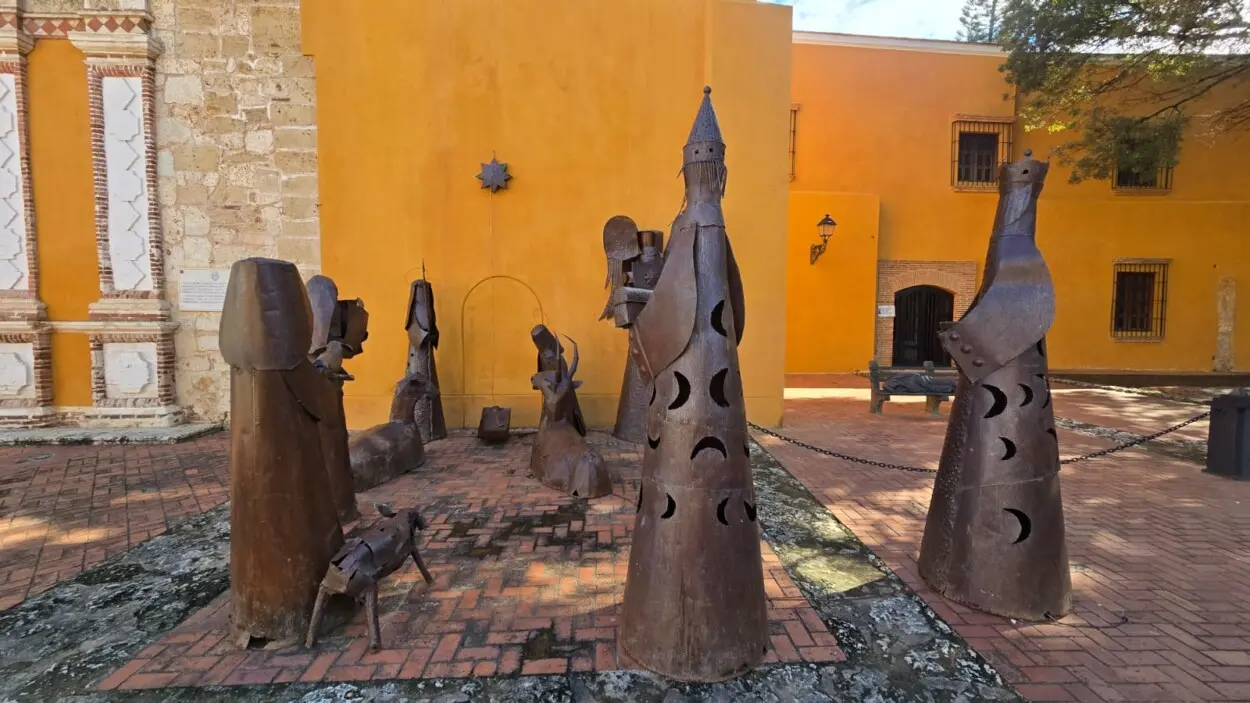 Más allá de la tradición: Cómo los belenes de la Ciudad Colonial fusionan arte e historia