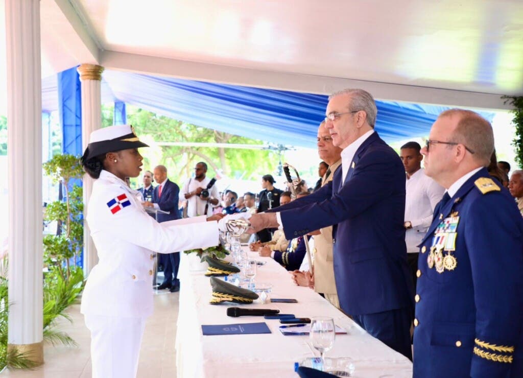 40 nuevos cadetes se gradúan en la Academia de la Fuerza Aérea