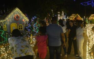 Villa Navidad vuelve a iluminar la capital dominicana con su mágico montaje de luces y colores