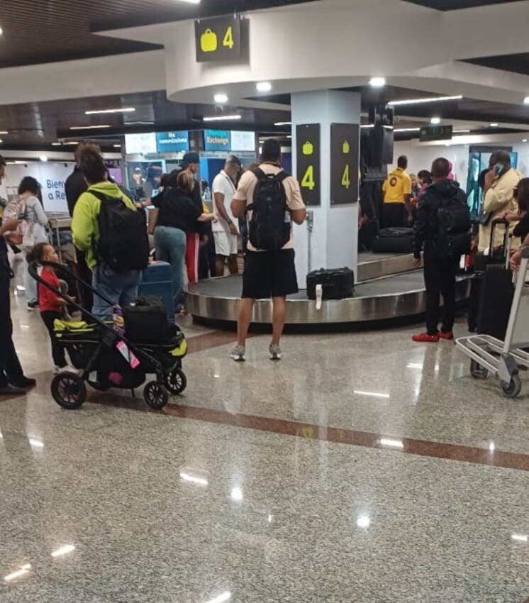 Dominicanos regresan a casa en Navidad: Aeropuerto Las Américas repleto de viajeros