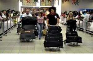 Aumenta el regreso de dominicanos al país por las fiestas navideñas