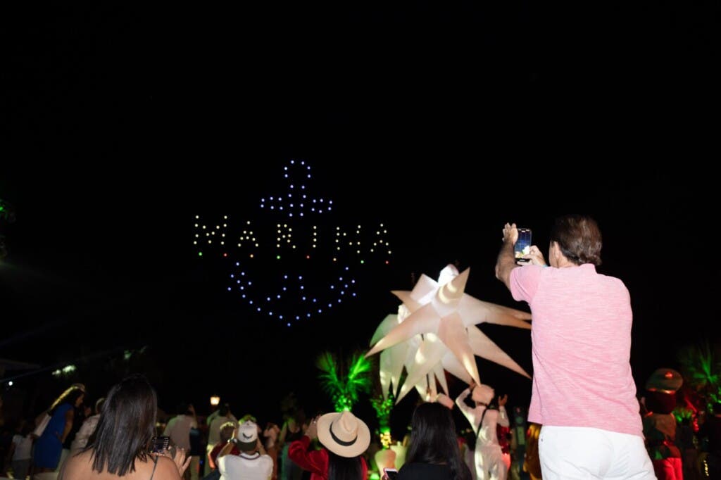 El despliegue de drones es uno de los atractivos de “Christmas Boat Parade” en Cap Cana