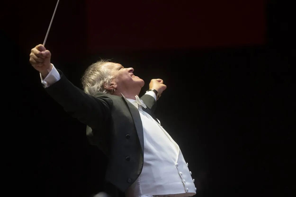 José Antonio Molina “La música es mi eterna primavera”