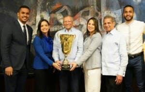 Trabajo en equipo es clave en éxito del Mauricio Báez