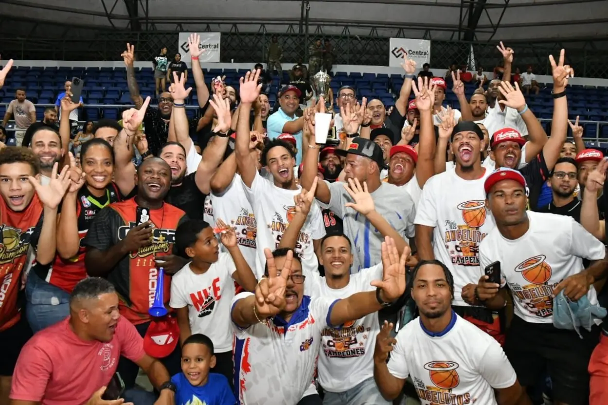 El club Dosa campeón torneo basket La Vega