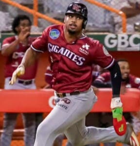 Deyvinson de los Santos da nuevo respiro a Gigantes