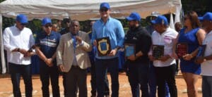 Luisito Mercedes celebra la Navidad con béisbol