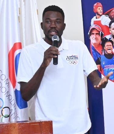 Comisión de atletas realiza foro “Visión más allá de la meta”