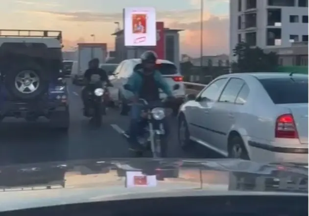 Los motoristas y el caos en el tránsito: un problema urgente