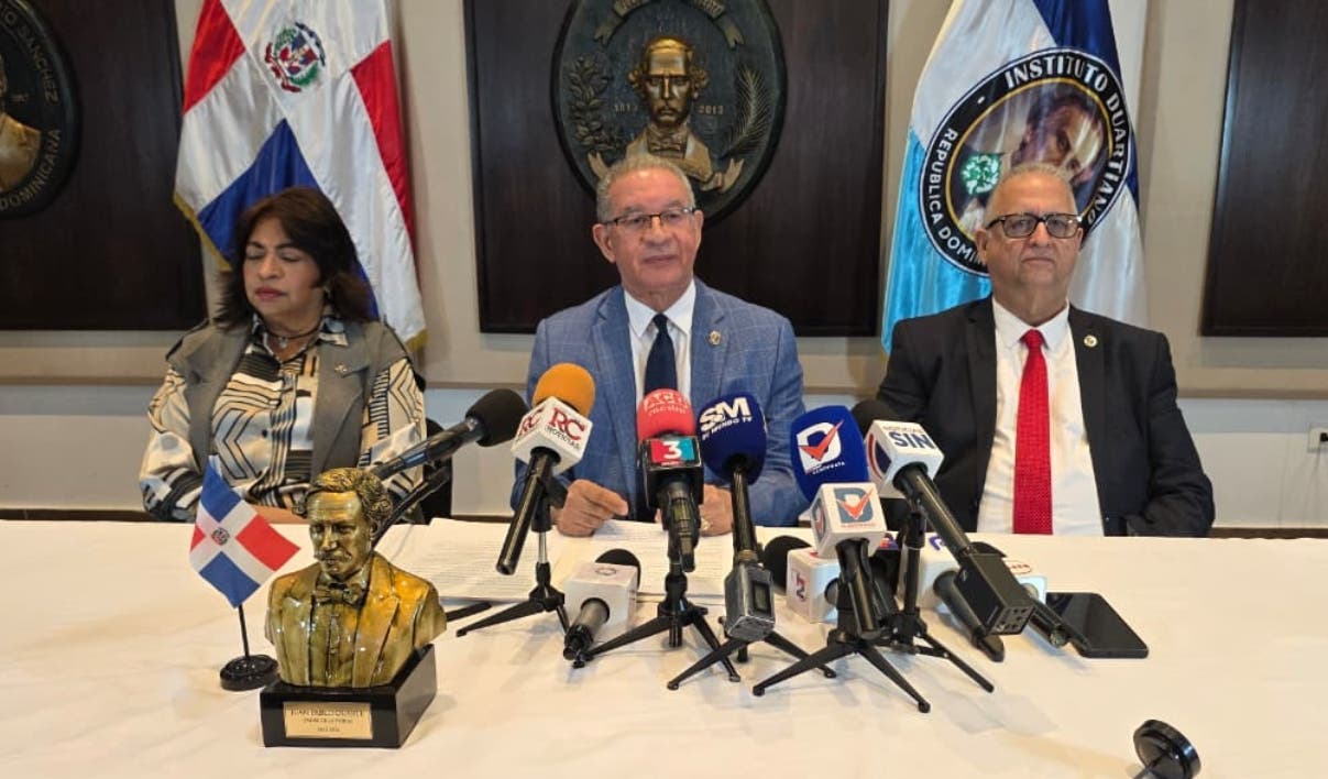 Duartianos denuncian eliminación de crucifijos y escudos en salas judiciales