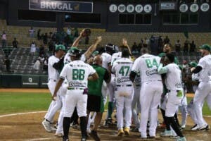 Fin de la mala racha: Las Estrellas derrotan a los Leones en un partido clave