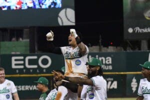 Las Estrellas derrotan dos veces al Licey y escalan al tercer lugar