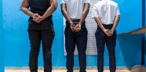 Detienen a tres agentes del CESAC y DNCD implicados en red de narcotráfico en AILA