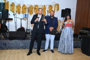 Cirujano plástico exhorta a pacientes a evitar excesos durante Navidad y Año Nuevo