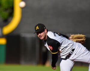 Águilas blanquean con pitcheo de lujo y profundidad emergente