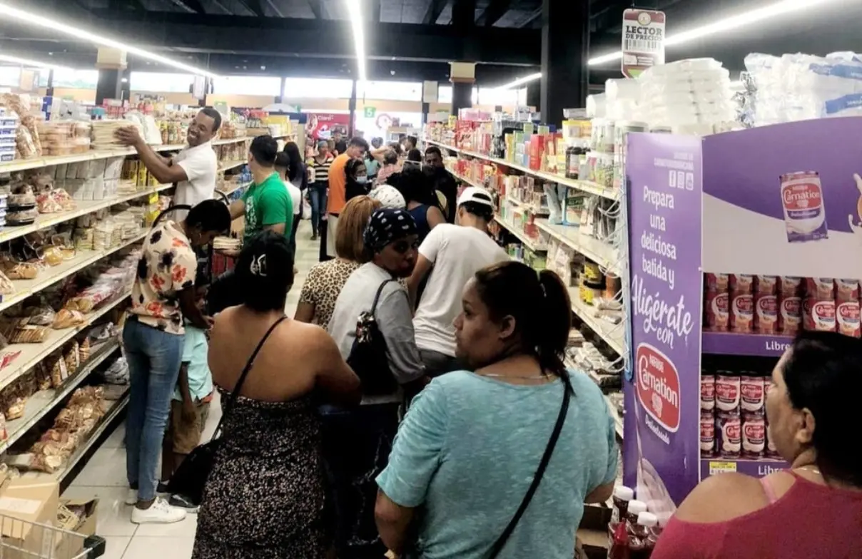 Santiago vive un auge comercial tras el doble sueldo del Gobierno