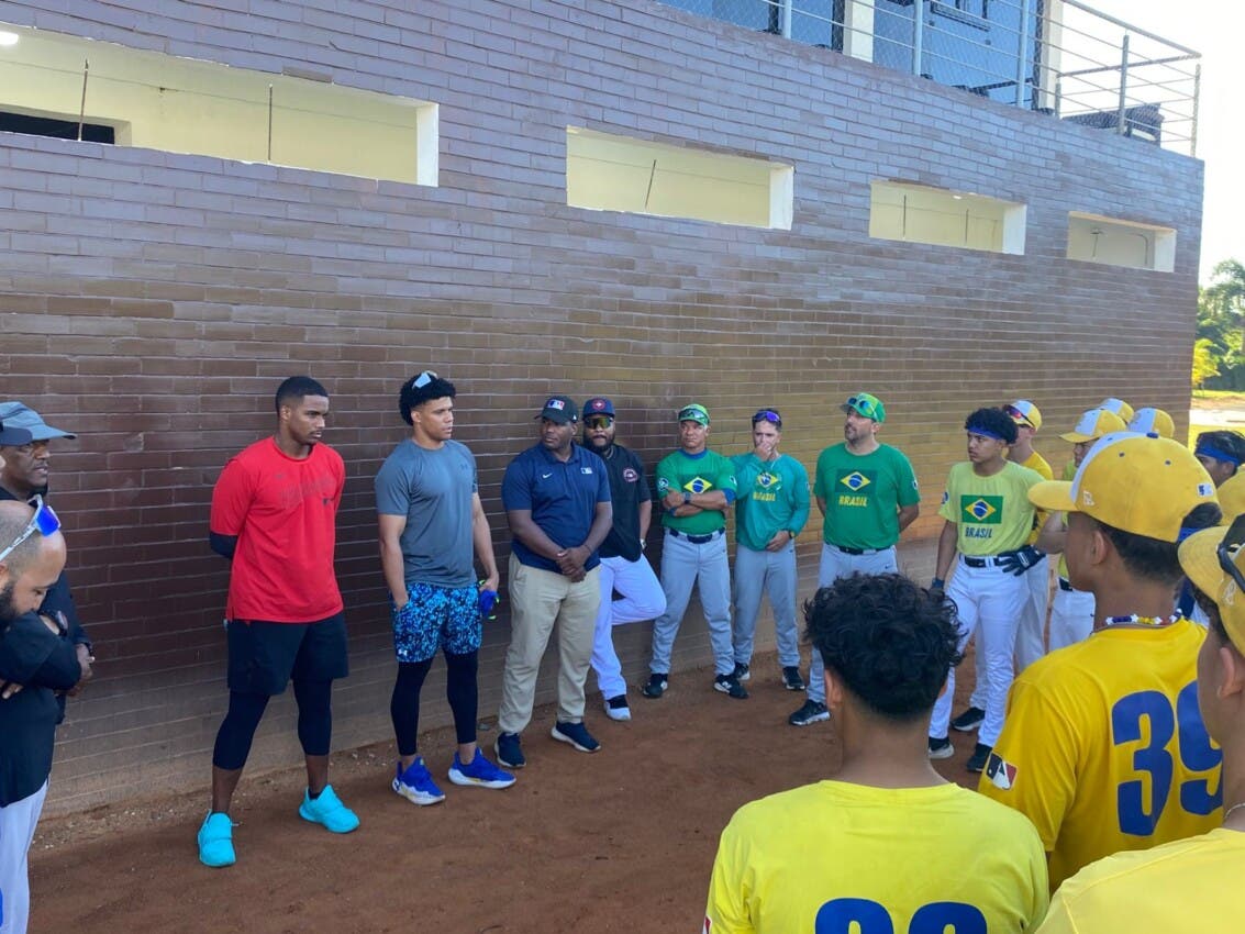 “No dejen que nadie los subestime”: Consejo de Juan Soto a los jóvenes atletas