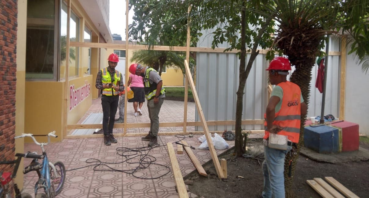 Acelerarán trabajos en escuelas en Boca Chica