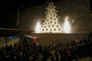 Fieles cristianos en Dweil’a, Siria celebran la Navidad y honran a héroes del atentado de junio