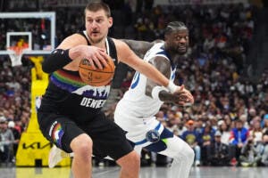 Nikola Jokic hace historia con 18 puntos en el tiempo extra y guía triunfo de Denver