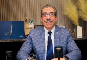 Encuesta revela que Asjana David lidera preferencias rectorales